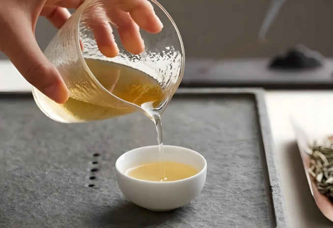 white tea caffeine vs coffee
